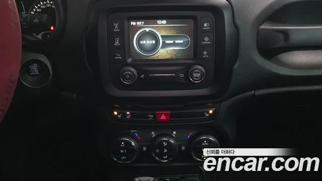 Jeep Renegade 2017 — фото 14