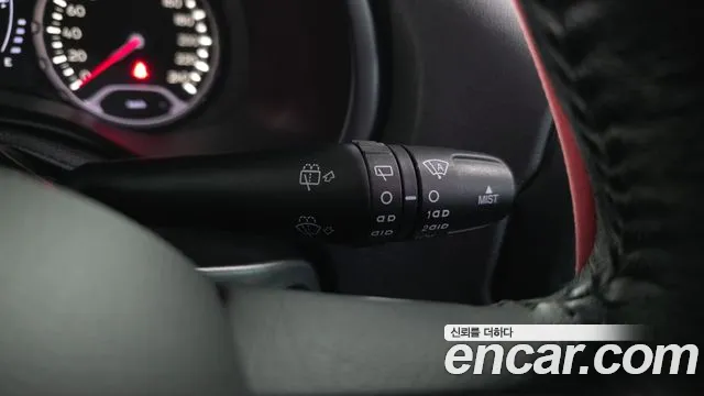Jeep Renegade 2017 — фото 19