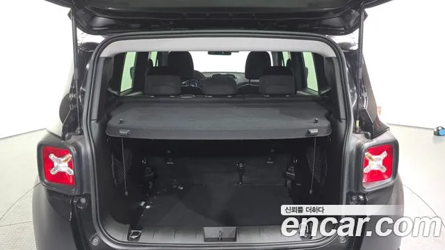 Jeep Renegade 2017 — фото 20