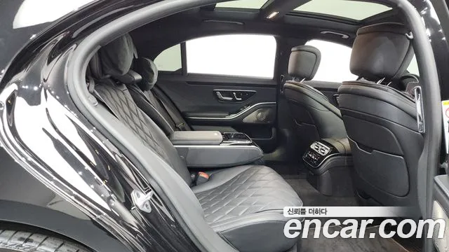 Mercedes-Benz S-Class 2023 — фото 12