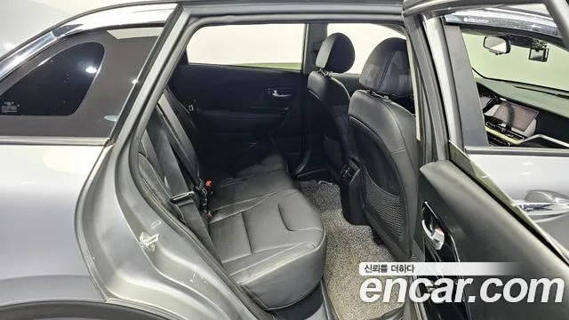 Kia Niro 2022 — фото 12