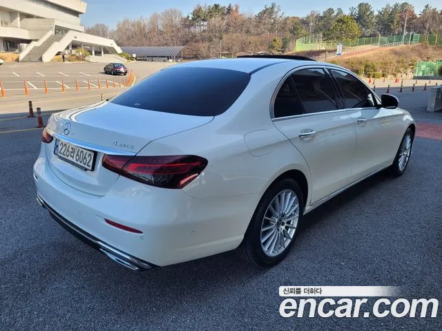 Mercedes-Benz E-Class 2022 — фото 2