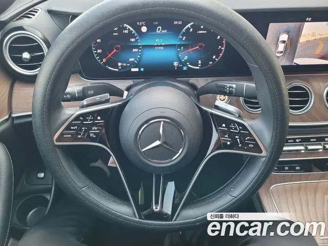 Mercedes-Benz E-Class 2022 — фото 19