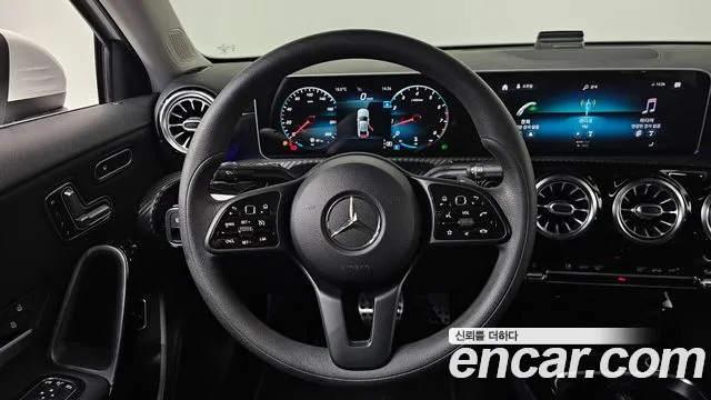 Mercedes-Benz A-Class 2020 — фото 13