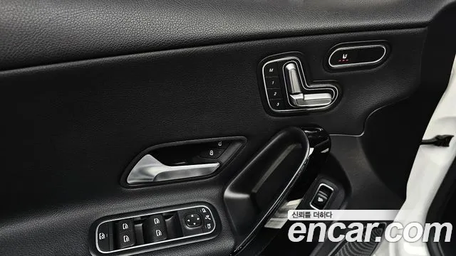 Mercedes-Benz A-Class 2020 — фото 14