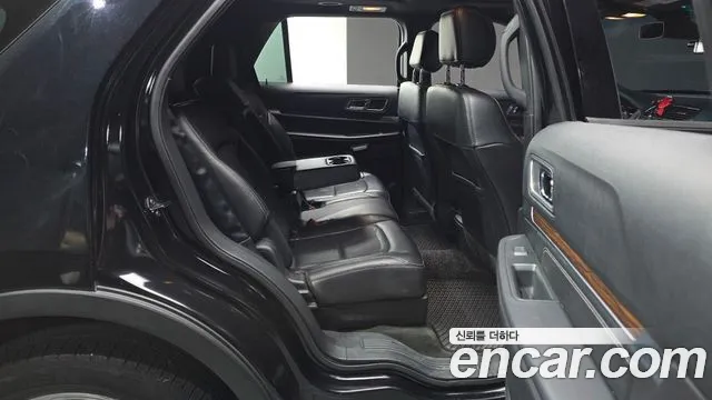 Ford Explorer 2017 — фото 12