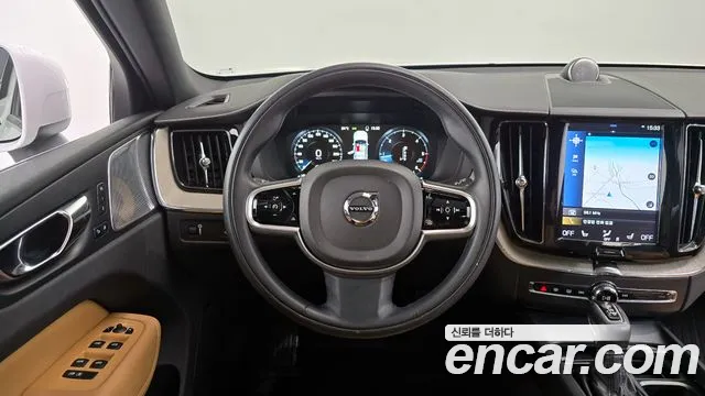 Volvo XC60 2019 — фото 13