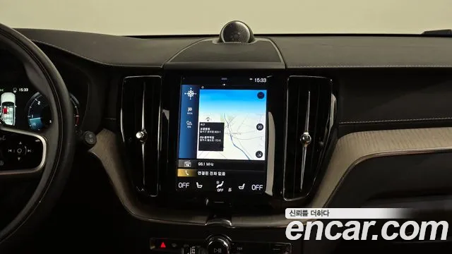 Volvo XC60 2019 — фото 14