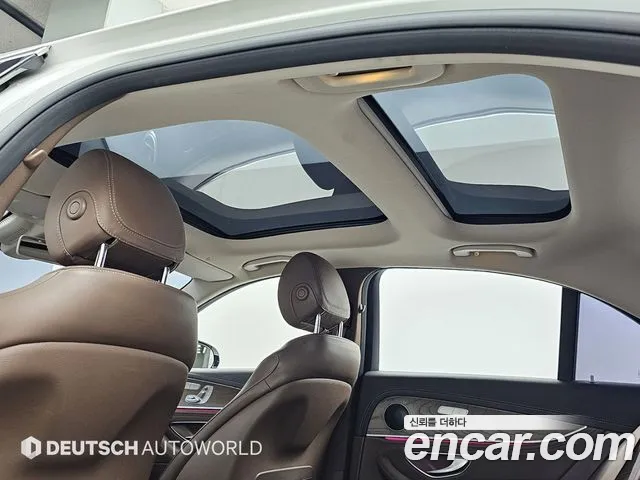 Mercedes-Benz E-Class 2017 — фото 18