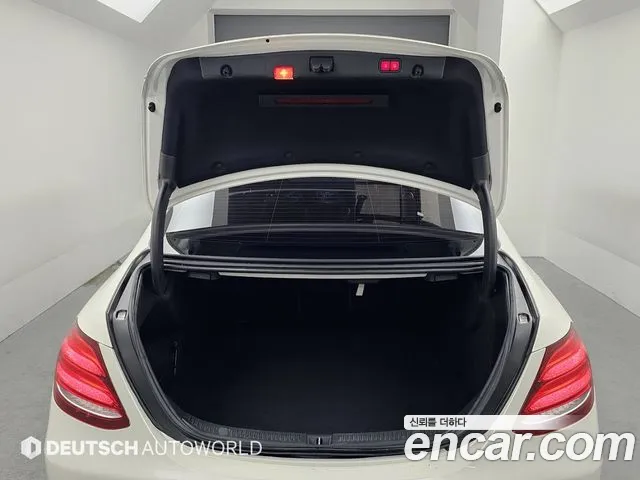 Mercedes-Benz E-Class 2017 — фото 19