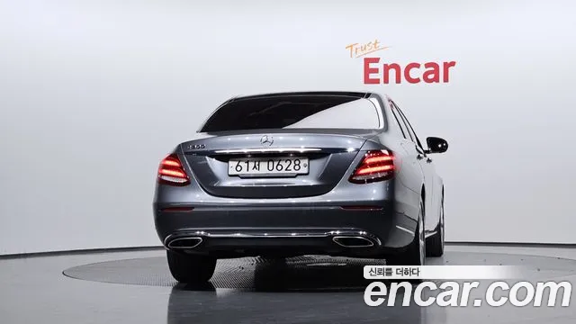 Mercedes-Benz E-Class 2017 — фото 4