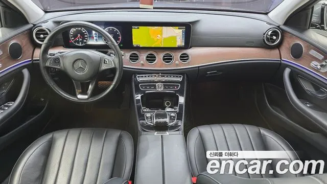 Mercedes-Benz E-Class 2017 — фото 7