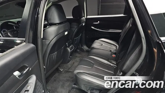Hyundai Santafe 2023 — фото 12