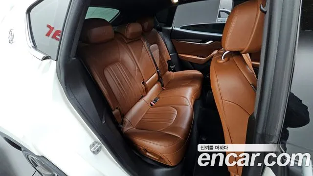 Maserati Levante 2017 — фото 12