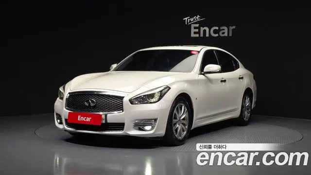 Infiniti Q70