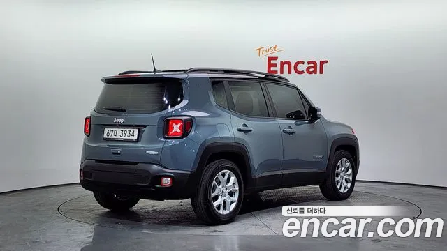 Jeep Renegade 2018 — фото 2
