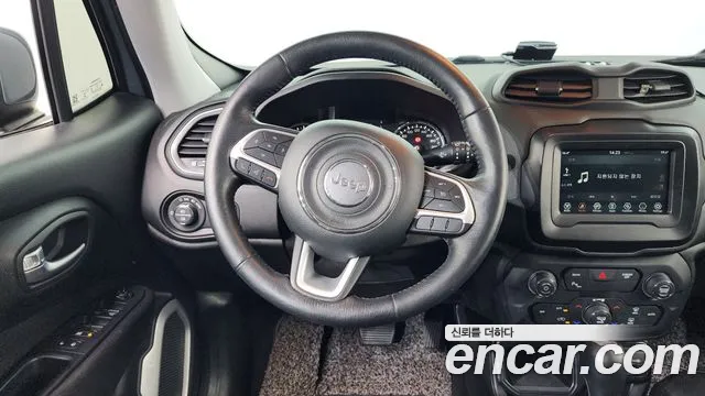 Jeep Renegade 2018 — фото 13