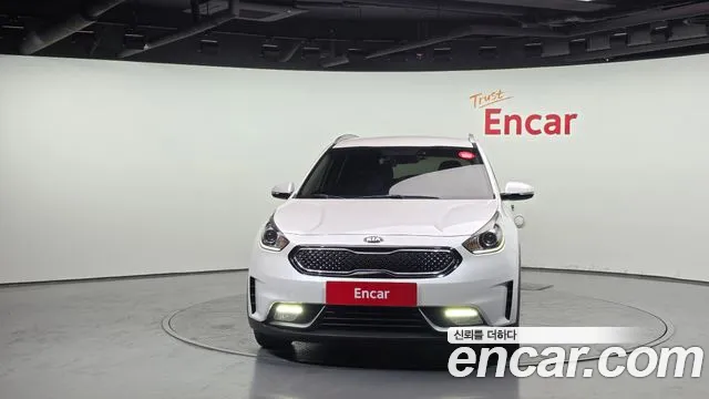 Kia Niro 2017 — фото 3