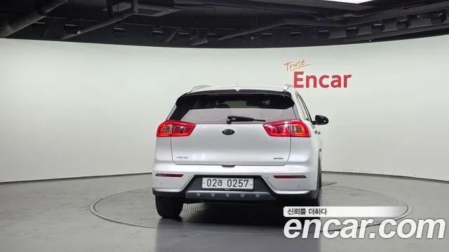Kia Niro 2017 — фото 4