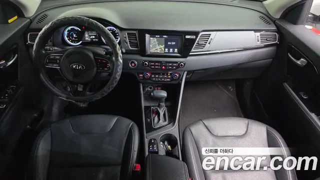 Kia Niro 2017 — фото 7