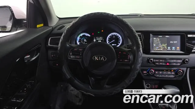 Kia Niro 2017 — фото 13