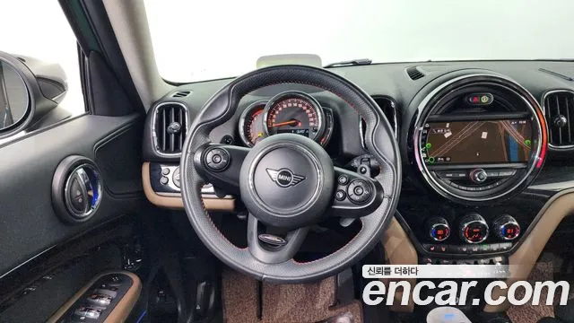 Mini Countryman 2020 — фото 13