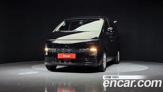 Hyundai Staria 2023 — фото 3