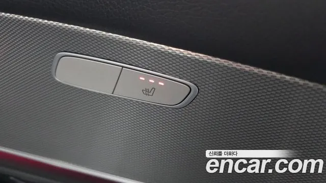 Mercedes-Benz E-Class 2019 — фото 19