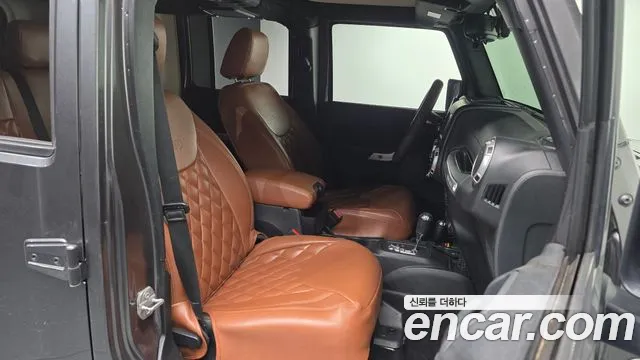 Jeep Wrangler 2016 — фото 10