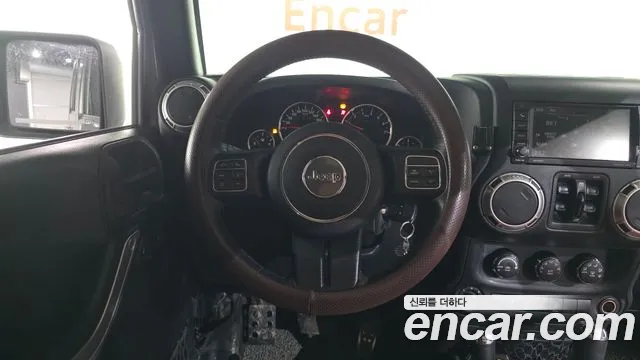 Jeep Wrangler 2016 — фото 13