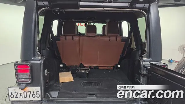 Jeep Wrangler 2016 — фото 20