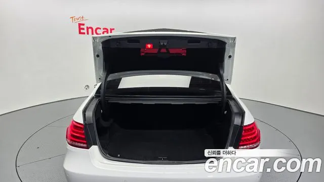 Mercedes-Benz E-Class 2014 — фото 20