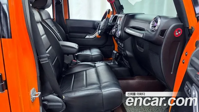 Jeep Wrangler 2012 — фото 11