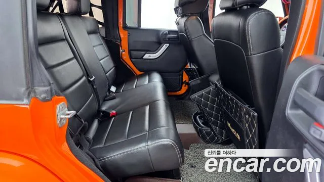 Jeep Wrangler 2012 — фото 12