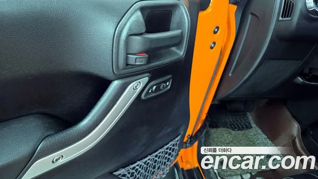 Jeep Wrangler 2012 — фото 17