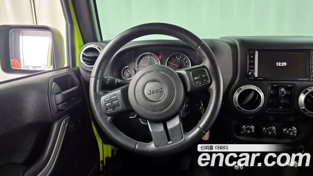Jeep Wrangler 2016 — фото 13