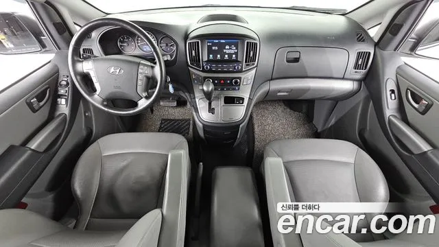 Hyundai Starex 2021 — фото 7