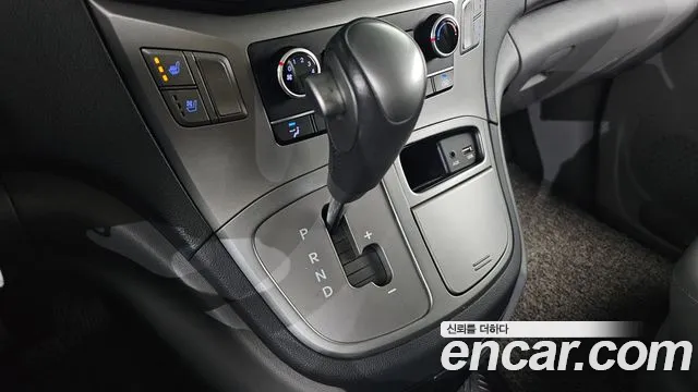 Hyundai Starex 2021 — фото 9