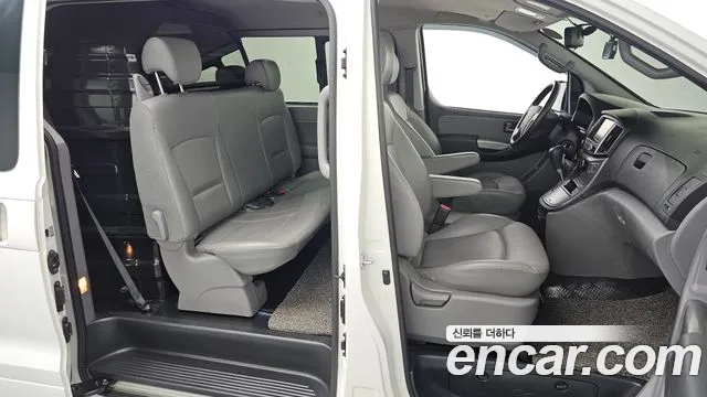 Hyundai Starex 2021 — фото 12