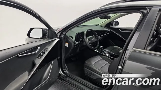 Kia Niro 2022 — фото 10