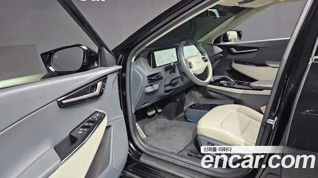 Kia EV6 2023 — фото 10