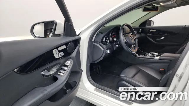 Mercedes-Benz C-Class 2018 — фото 10