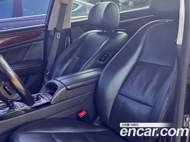 Hyundai Equus 2014 — фото 10