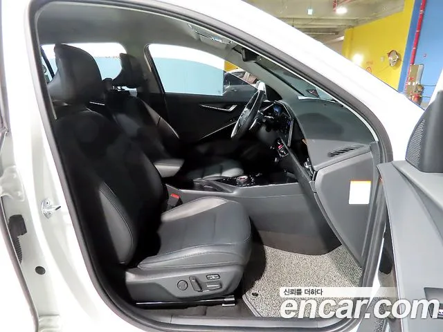 Kia Niro 2024 — фото 14