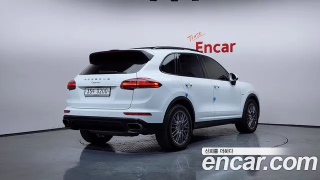 Porsche Cayenne 2016 — фото 2