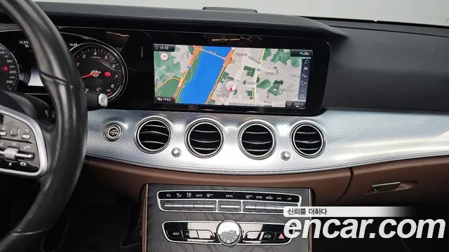 Mercedes-Benz E-Class 2020 — фото 14