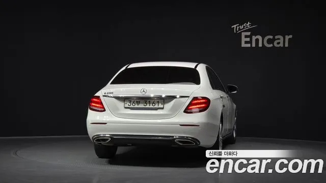 Mercedes-Benz E-Class 2018 — фото 4