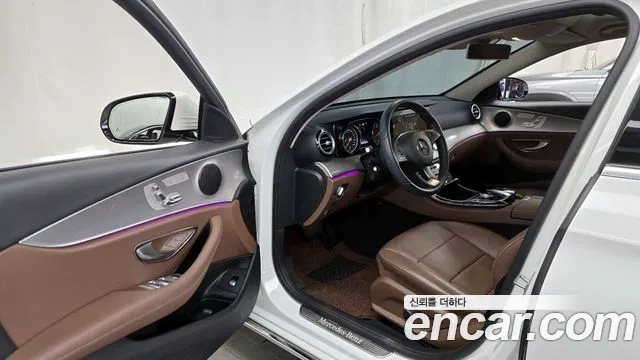 Mercedes-Benz E-Class 2018 — фото 10