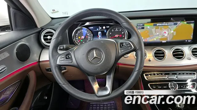 Mercedes-Benz E-Class 2018 — фото 13