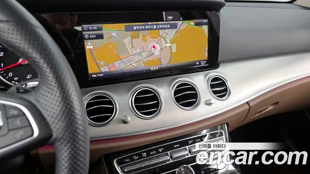 Mercedes-Benz E-Class 2018 — фото 14